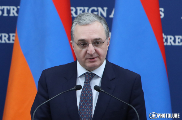 Глава МИД Армении коснулся использования Азербайджаном фосфорных боеприпасов